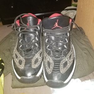 Air Jordan's low ie